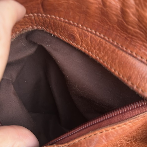 VILENCA HOLLAND MADE IN ITALY LEATHER KNOT WOVEN CROSSBODY BAG COGNAC - Picture 9 of 13